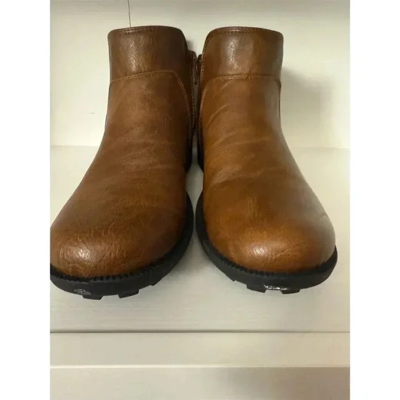 Easy Street Women's Ankle Bootie Brown Faux Leather Size 10 Casual - Picture 2 of 6